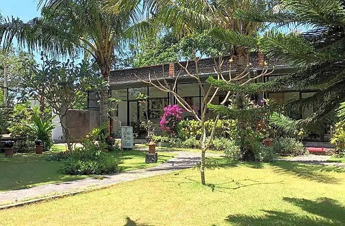 D'mell Bali